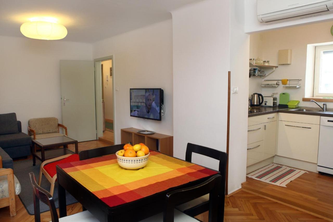 Spacious Piran Central Apartment for 5 Pax BG Exterior foto